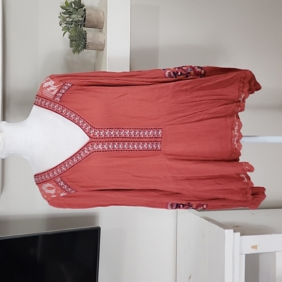 artesia Tops - Artesia Embroidered Lace Detail V-Neck Boho Top